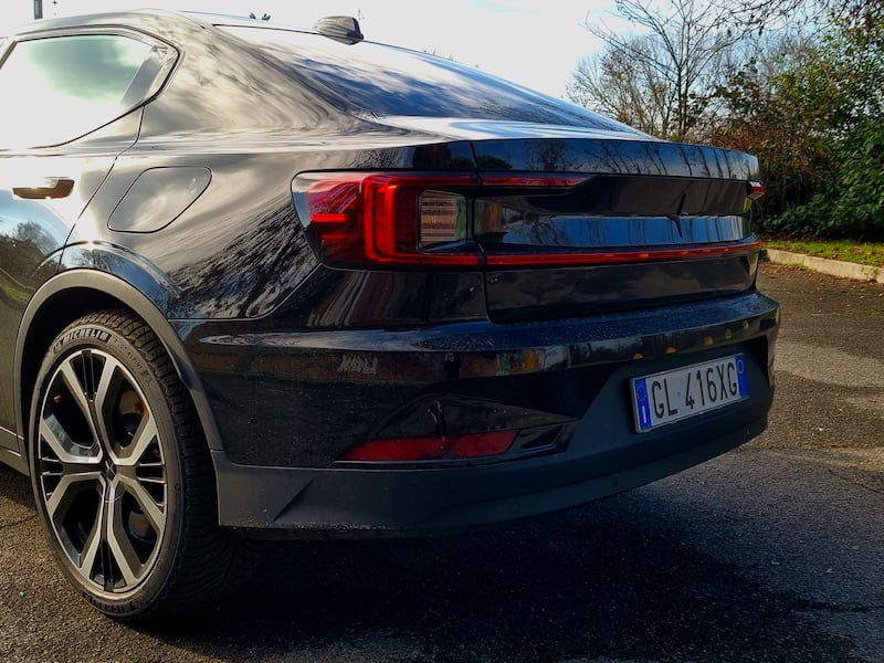Polestar 2, guarda le foto 18