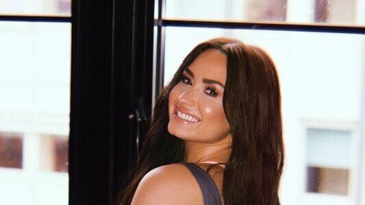 Demi Lovato pungente contro hater: "Grazie ma non credo che mi metterò a dieta"