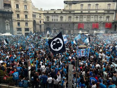 Tripudio azzurro a Napoli: le immagini più belle della festa scudetto 9