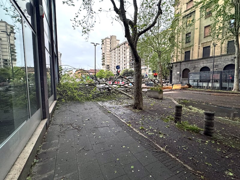 Il maltempo si accanisce sul Nord Italia: fiumi in piena, frane e smottamenti 6
