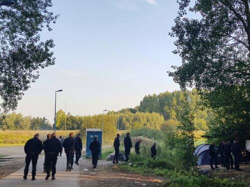 E adesso il "buonista" Macron fa sloggiare 800 immigrati