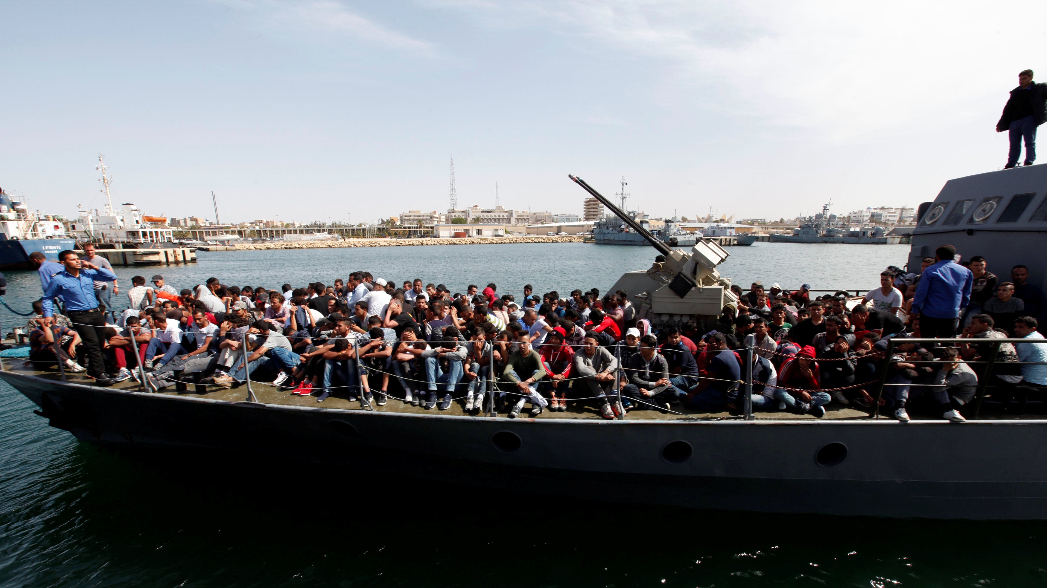 Pronta la missione "Deserto rosso": 500 soldati per fermare i migranti
