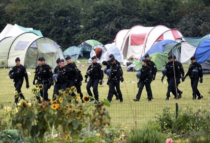 Francia, sgomberato campo migranti: "Troppa violenza" 4
