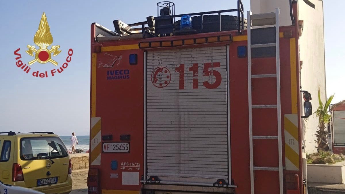 Tragedia in mare, papà e figlio di 6 anni muoiono annegati