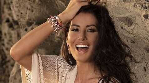 Elisabetta Gregoraci mostra le sue forme esplosive