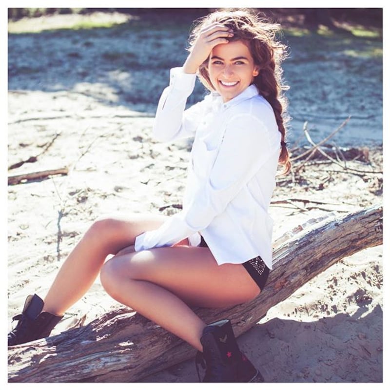 Candy-rae Fleur provocante sui social: gli scatti di lady Blind 6