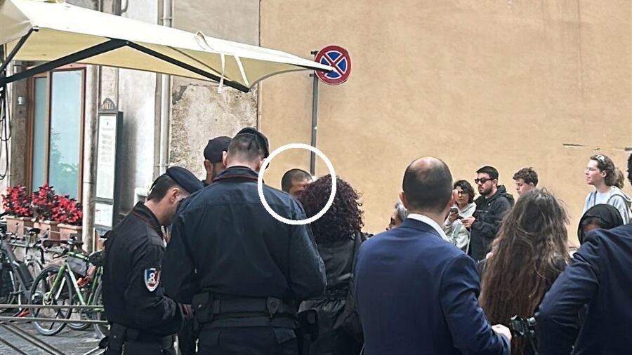 L'islamista indagato ospite alla Camera con i 5S. Ma cacciano "il Giornale"