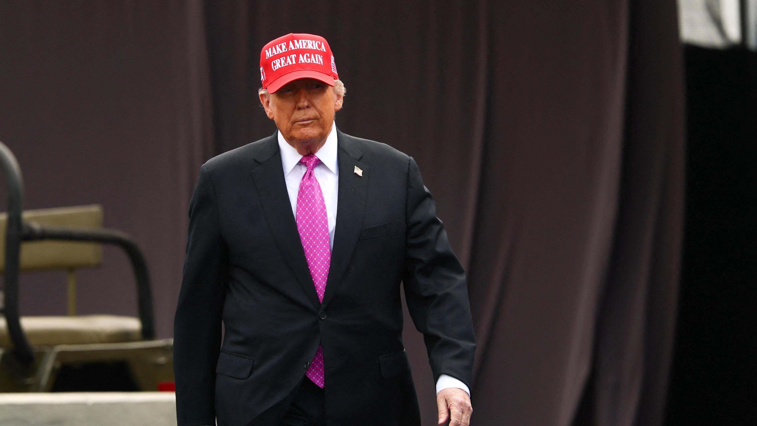 "Potrei tagliare altri 3 miliardi". Trump prepara un nuovo assalto ad Harvard