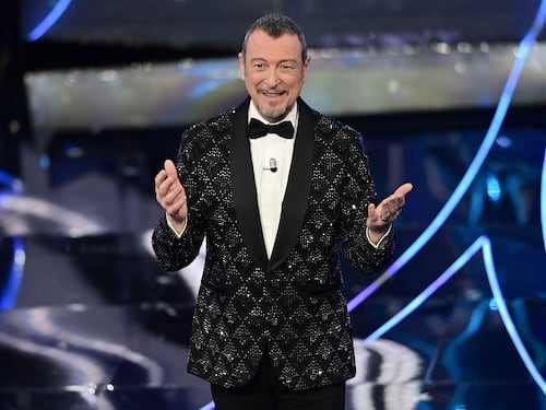 Sanremo, Amadeus si commuove ma non ci ripensa: "Mi fermo qui"