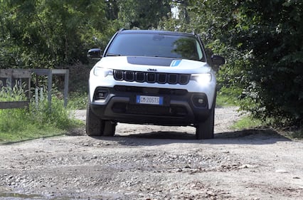 Jeep Compass 4XE, guarda tutte le foto della nostra prova 21