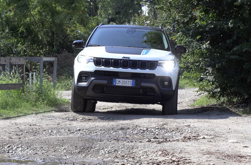 Jeep Compass 4XE, guarda tutte le foto della nostra prova 21