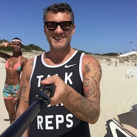 Bobo Vieri, le foto della vacanza a Formentera con Jazzma 10