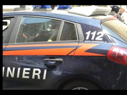 Tentano di rubare fontana dell'acqua pubblica: arrestati 2 stranieri