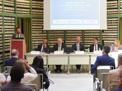 L'Intelligenza Artificiale in Italia. Quinto Rapporto Ital Communications-IISFA, il 77% usa l’IA, ma solo il 7% la conosce bene