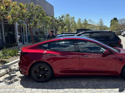 Tesla Model 3 Performance: arriva l’elettrica più veloce di una Ferrari