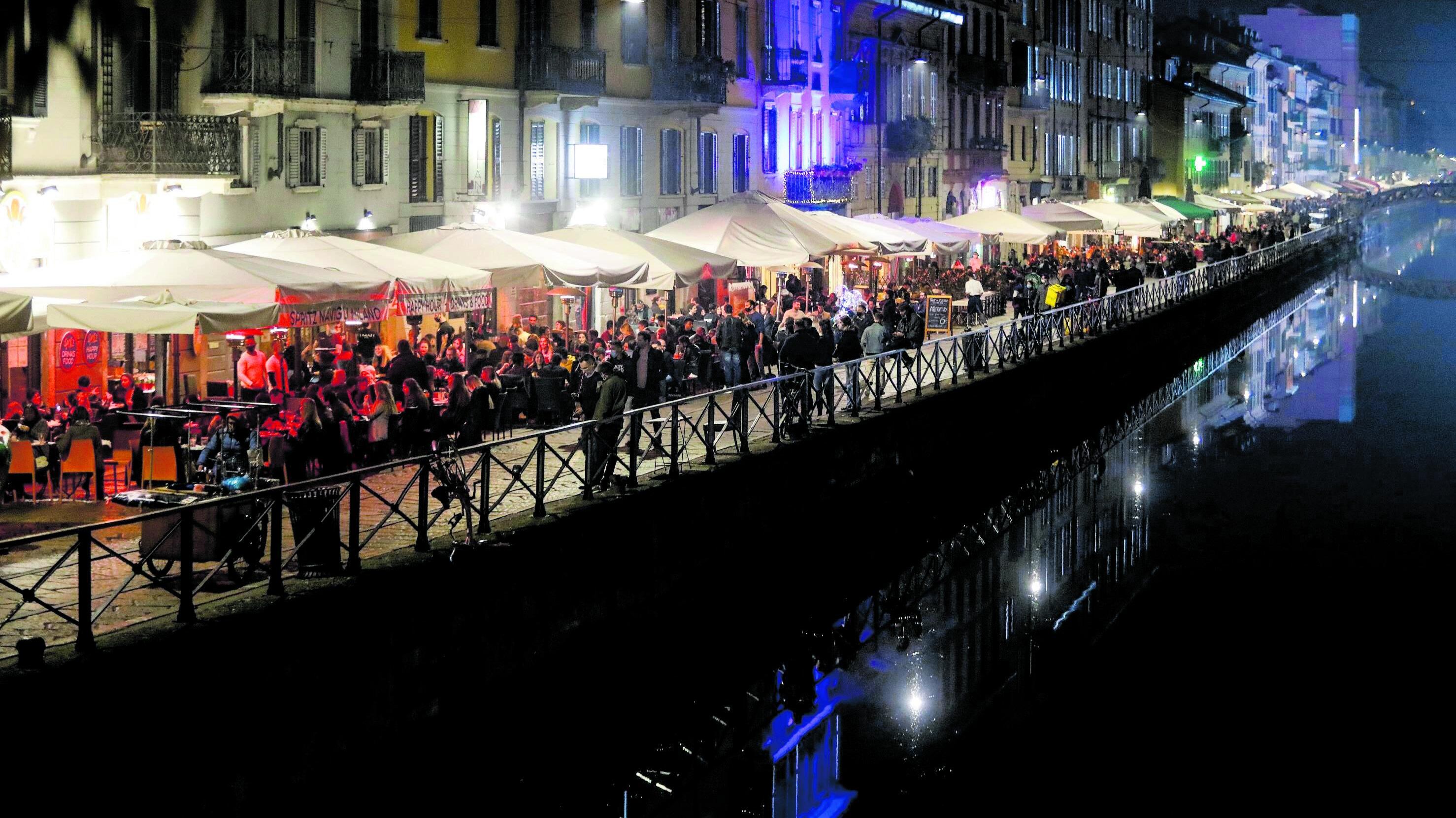 Movida, diciotto giovani denunciati per droga, armi e codice della strada