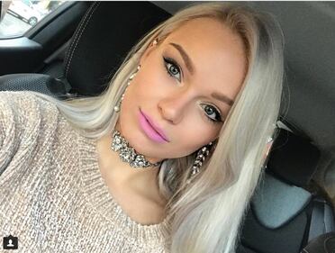 Mercedesz Henger provocante sui social 12