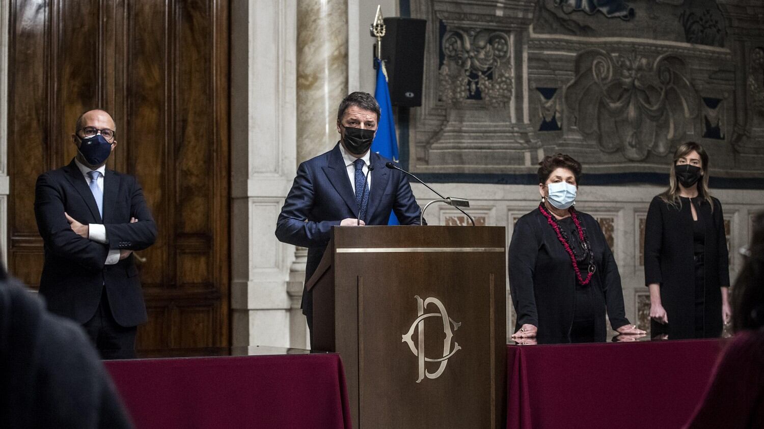 Grillini e Pd blindano Conte. Ma Renzi: "Prima i contenuti"