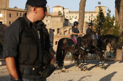 Roma, dopo lo sgombero i rifugiati di nuovo in piazza 5