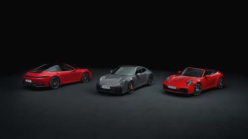 Nuova Porsche 911 GTS 2024, debutta la prima 911 ibrida della storia 1