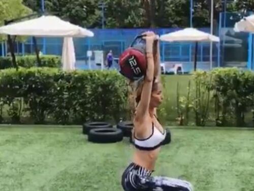Elena Santarelli si sfoga sui social: "Non hai le palle"