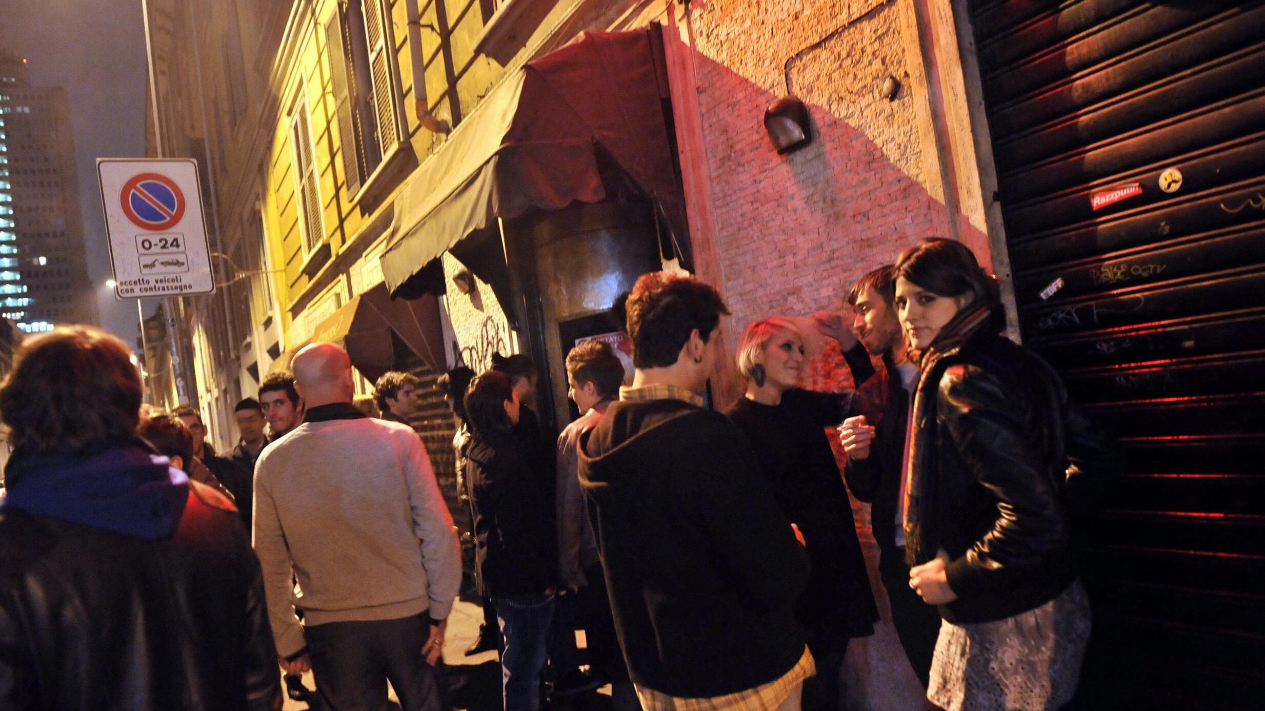 I condomini vogliono riposare ma locali e clienti disturbano senza limiti di orarioil braccio di ferro