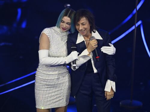 Sanremo 2024: ecco il look della quarta serata del Festival di Rose Villain