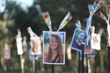 I volti delle vittime del 7 ottobre. Ecco il memoriale in loro memoria 9