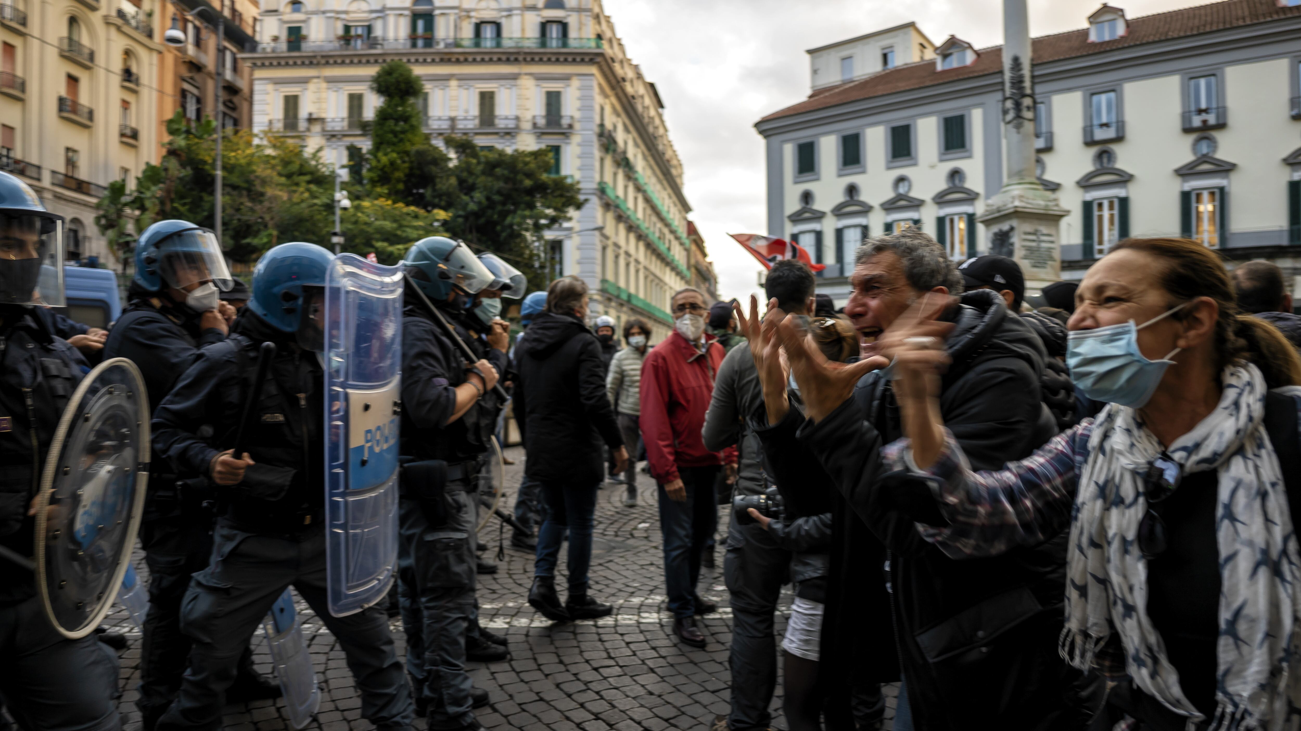 Estremisti e malavita: i focolai della violenza che incendiano la crisi