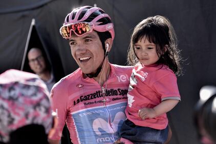 Richard Carapaz campione: gli scatti del vincitore del Giro d'Italia 6