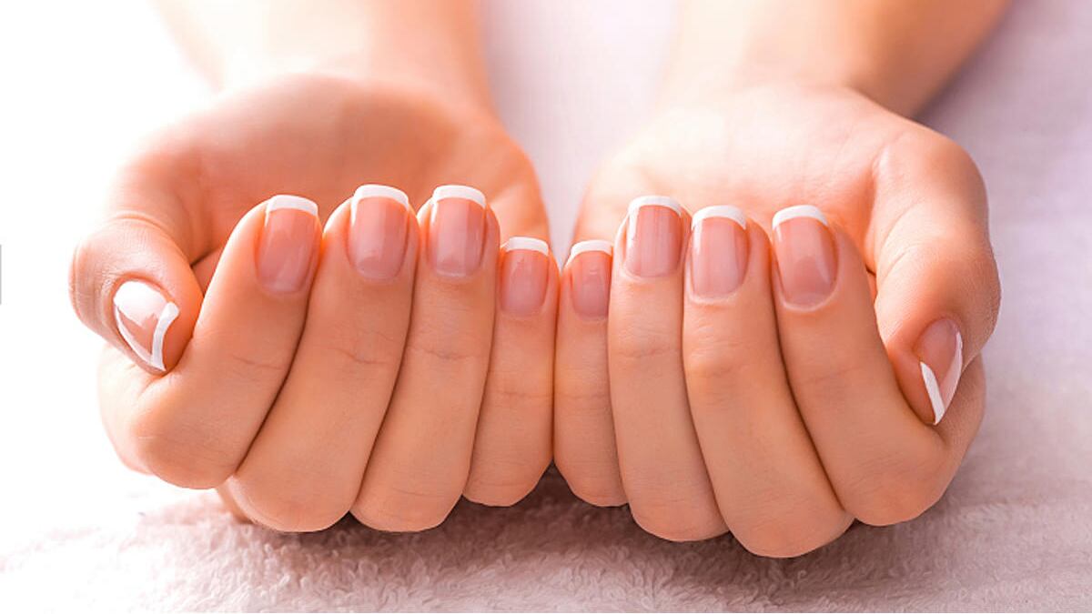 Unghie: bellezza ma anche prevenzione. I segnali che possono svelare problemi di salute