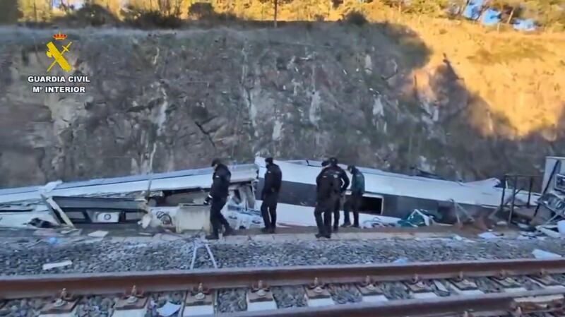 Treni deragliata in Spagna: le immagini 9