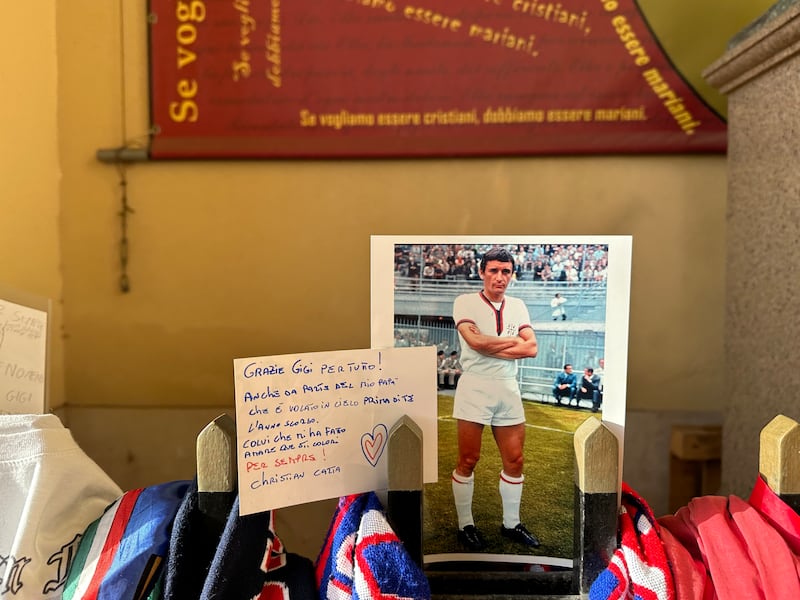 L'ultimo saluto a Gigi Riva: le immagini dei funerali solenni della leggenda del Cagliari e del calcio italiano 12