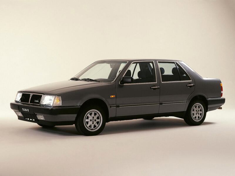 Lancia Thema, guarda la gallery 36