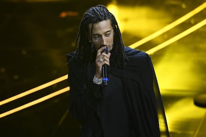Sanremo 2024: ecco il look della quarta serata del Festival di Ghali 4
