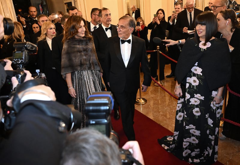 Parterre ricco di ospiti per la prima della stagione al teatro alla Scala 1