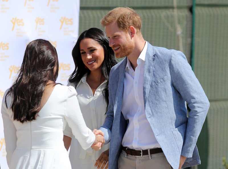 Meghan Markle in Africa: le foto della duchessa 3