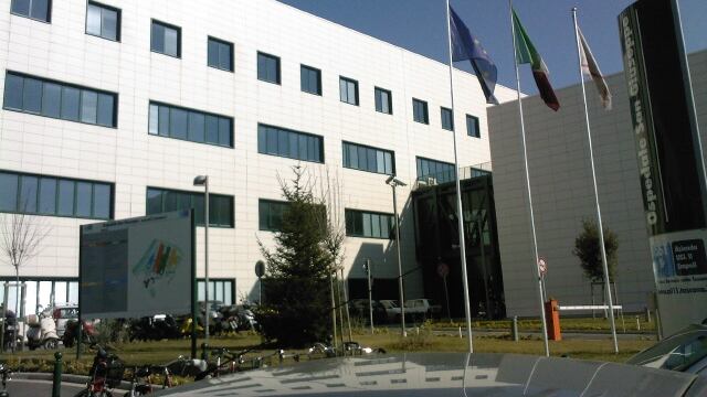 Microcamera spiava le infermiere nude, fermati due tecnici
