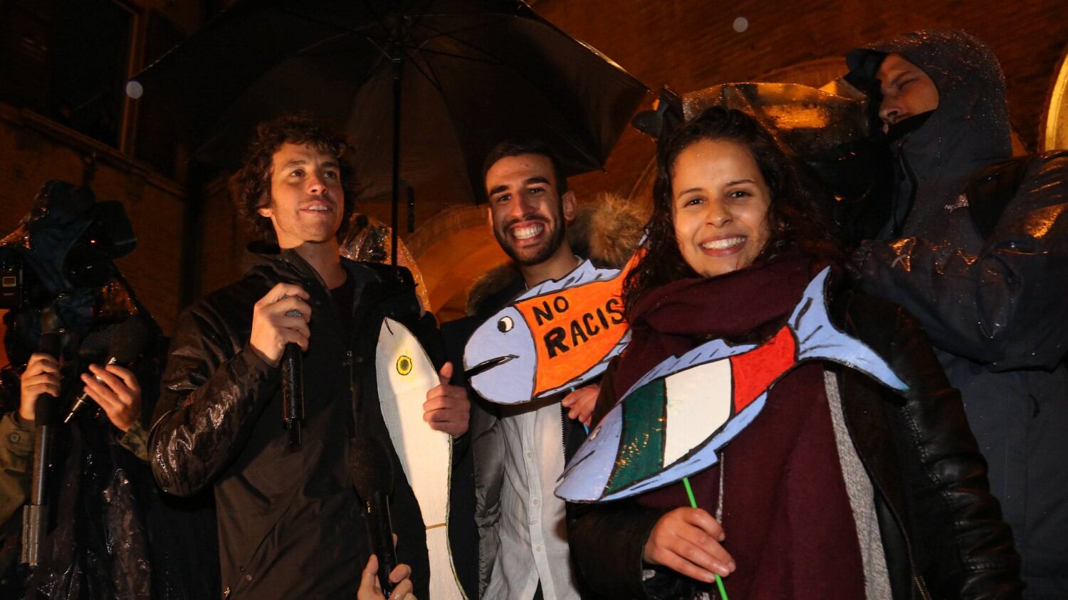 Pugno duro del ministro sul docente anti Sardine