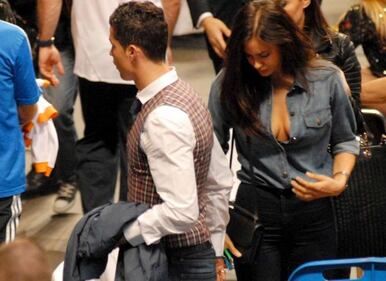 Irina Shayk, alla partita di basket senza reggiseno 1