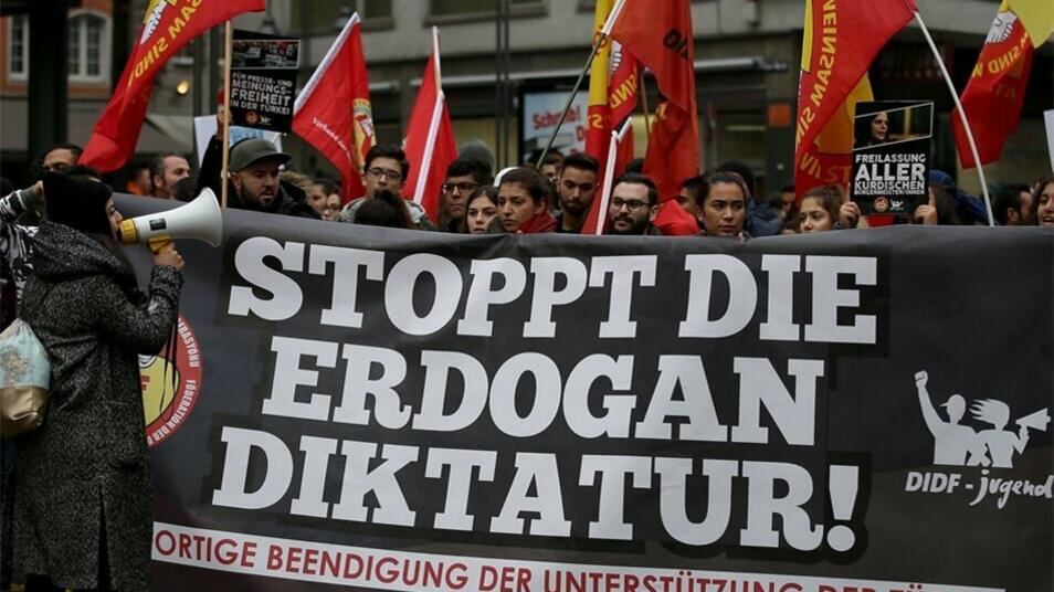 "Discriminati da Berlino". Curdi tedeschi in rivolta