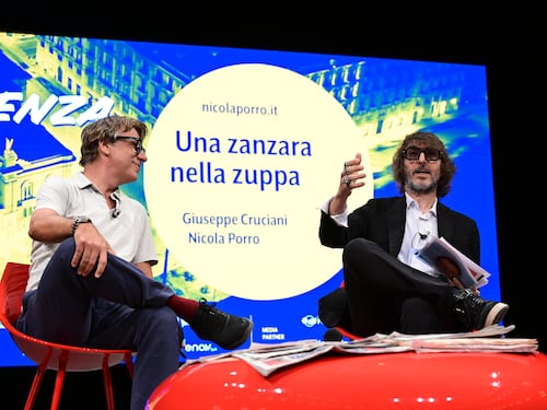 Una zanzara nella Zuppa, Porro e Cruciani leggono i giornali: "Chi rifiuta la maturità? Va bocciato"