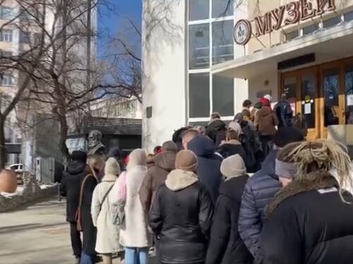 Russia, terzo giorno di voto: incombe il "Mezzogiorno contro Putin"