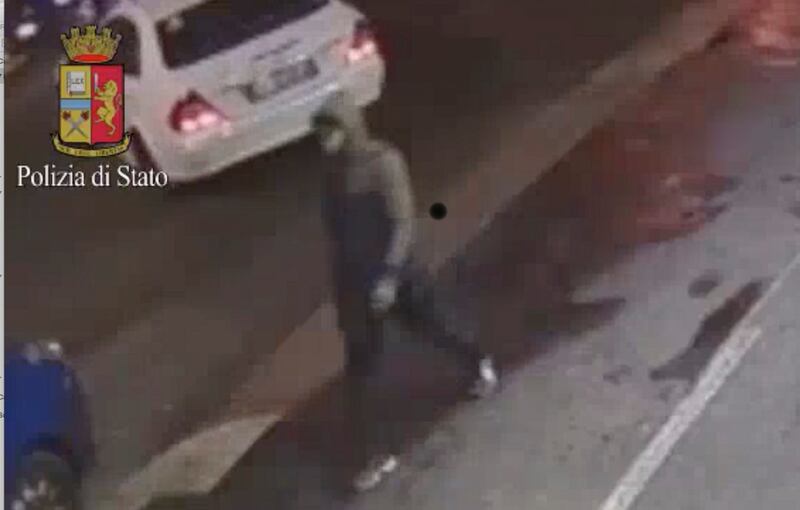 Omicidio Parco Litta, immagini del presunto assassino 2