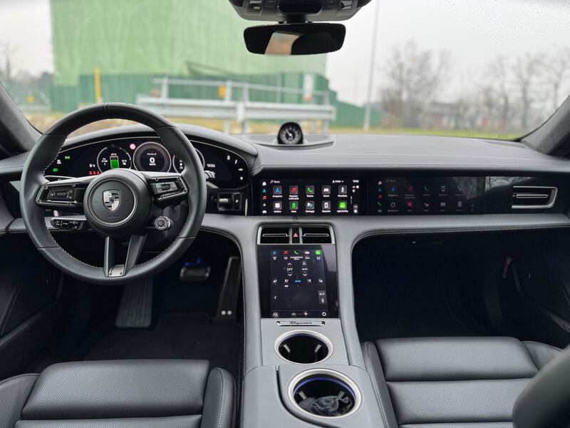 Porsche Taycan Turbo S: la gallery dell'elettrica "familiare" da 952 CV 12