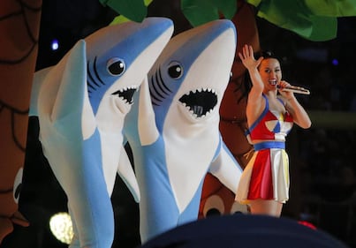 Katy Perry, sexy e ricca: 135 milioni di dollari nel 2015 30