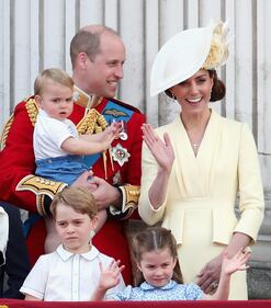 Royal Family, i Cambridge al Trooping the Colour: foto 8