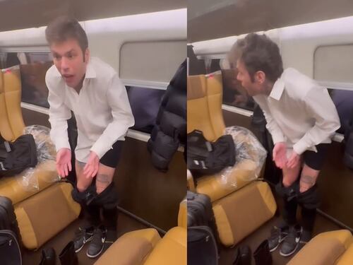 Fedez rimane in mutande in treno. Il siparietto è virale sui social