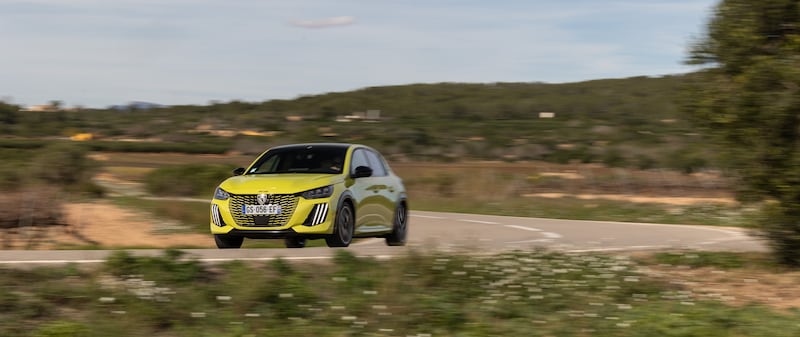 Peugeot e-208, guarda la gallery 8