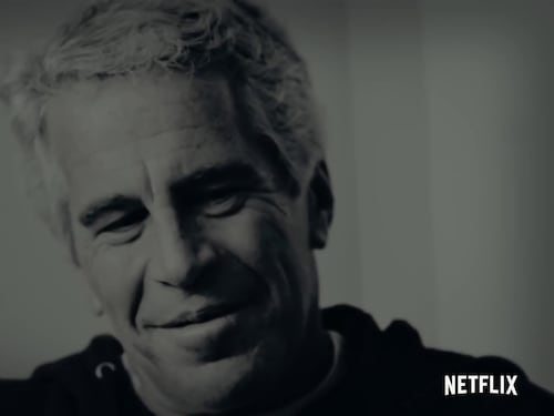 In cella l'ex compagna di Epstein. Il principe Andrea adesso trema